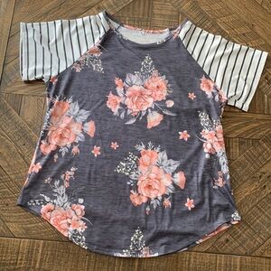 Size xl tshirt strips and flowers